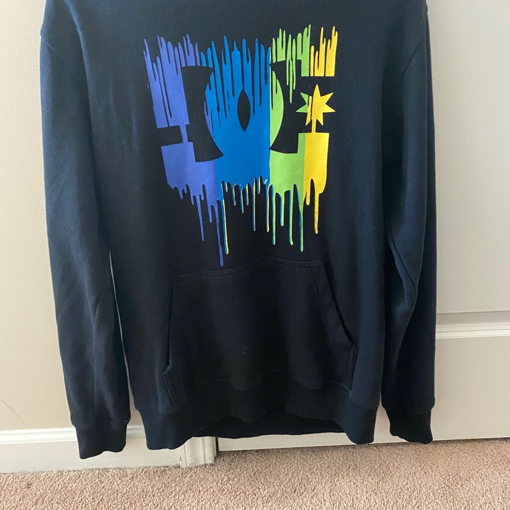 DC black sweatshirt